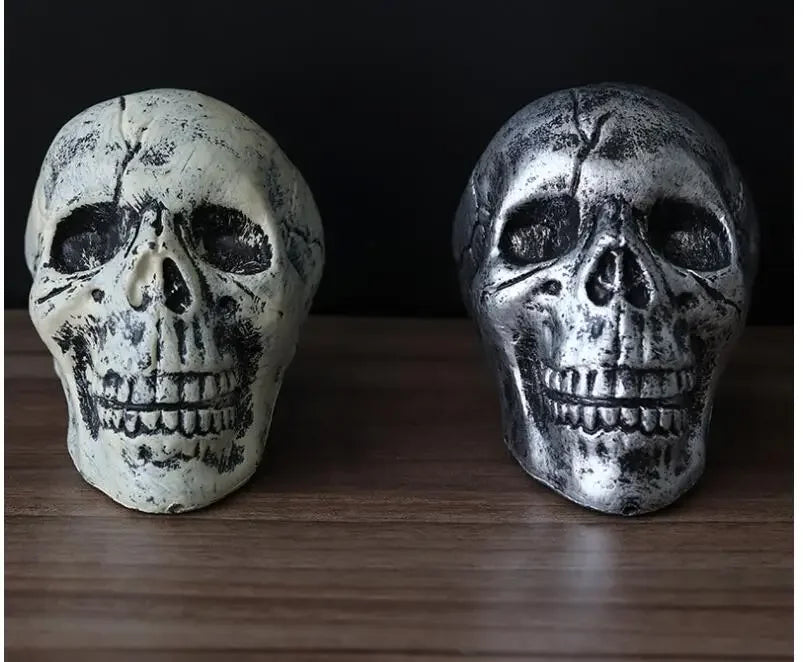 6Pcs Simulation Human Skull Head Ghost Garden Doors Hanging Courtyard Pendant Ornament for Home Bar Halloween Party Decorations